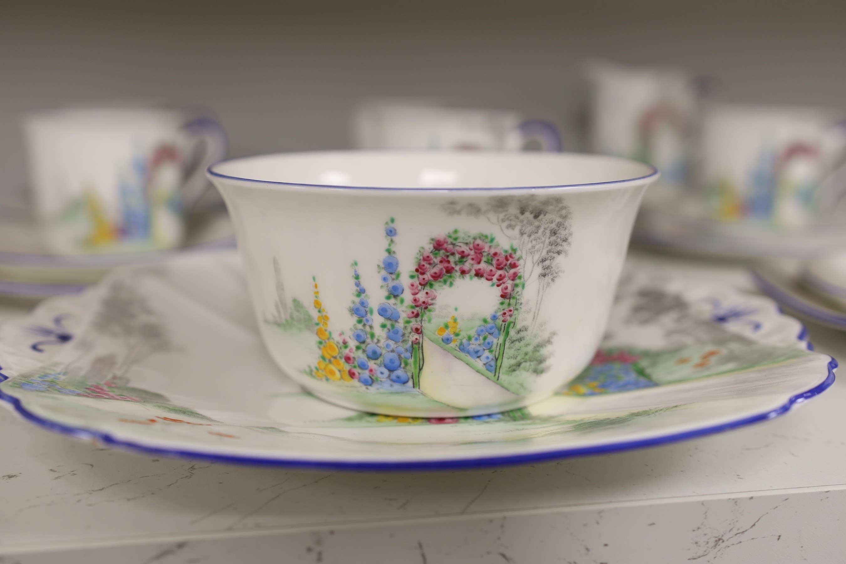 A Shelley ‘Archway of Roses’ 11606 pattern part tea set